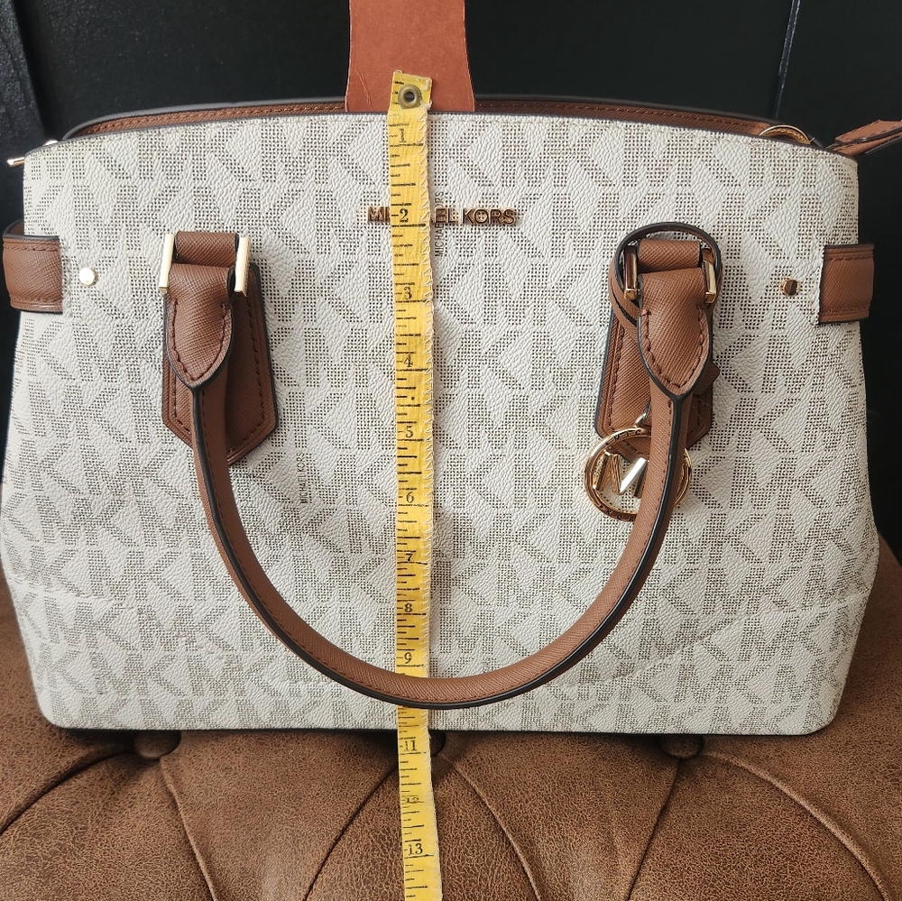 Michael Kors Lynn vanilla handbag/crossbody purse - Picture 12 of 12